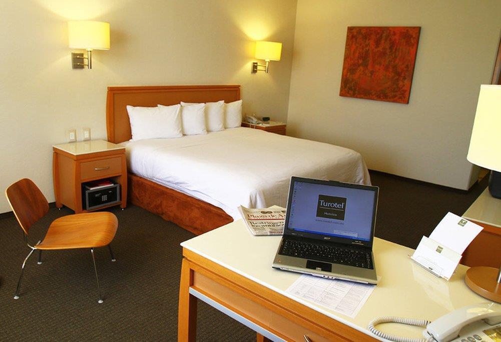 Fato Hotel Querétaro Quarto foto